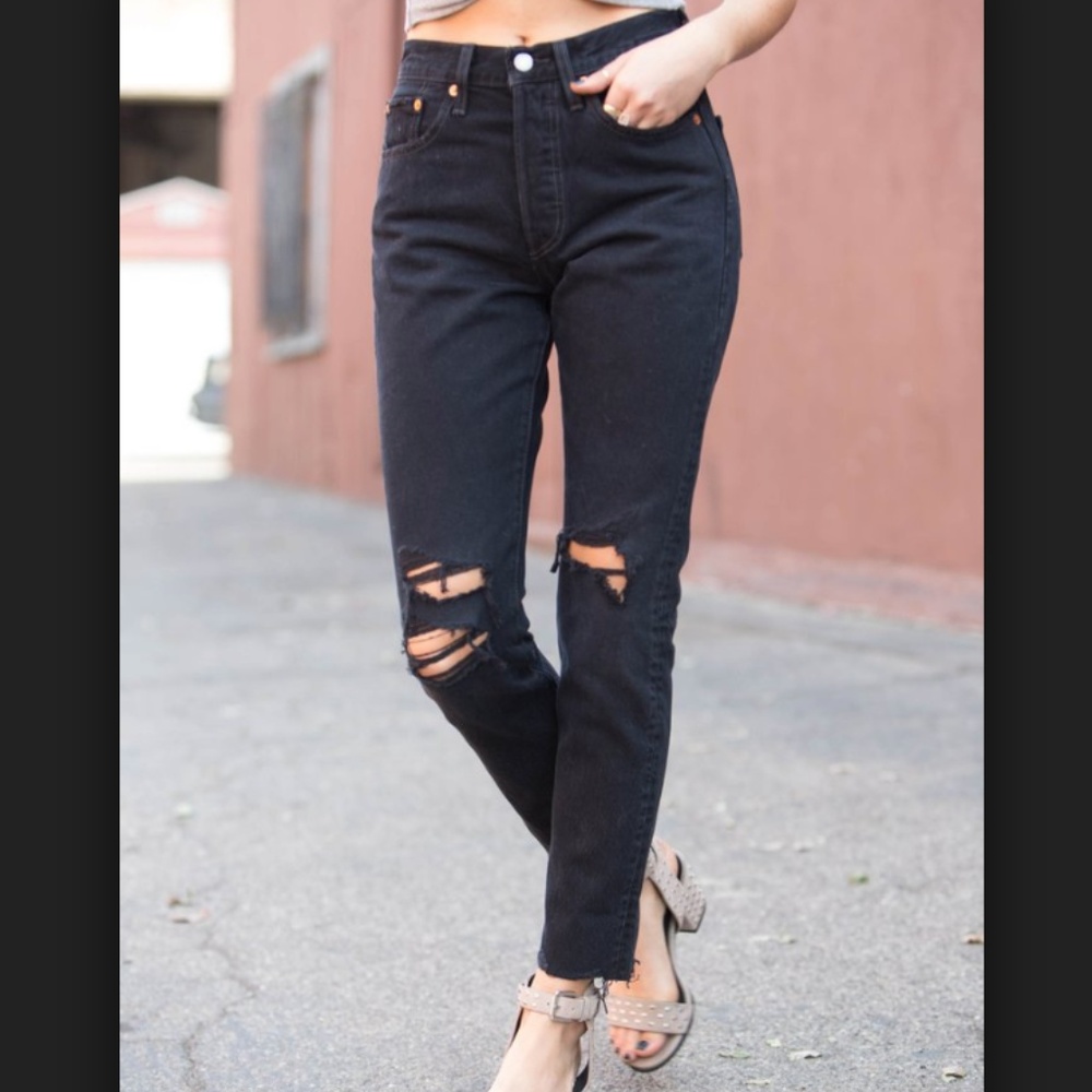 Levi’s 501  Skinny with Button Fly Size 27